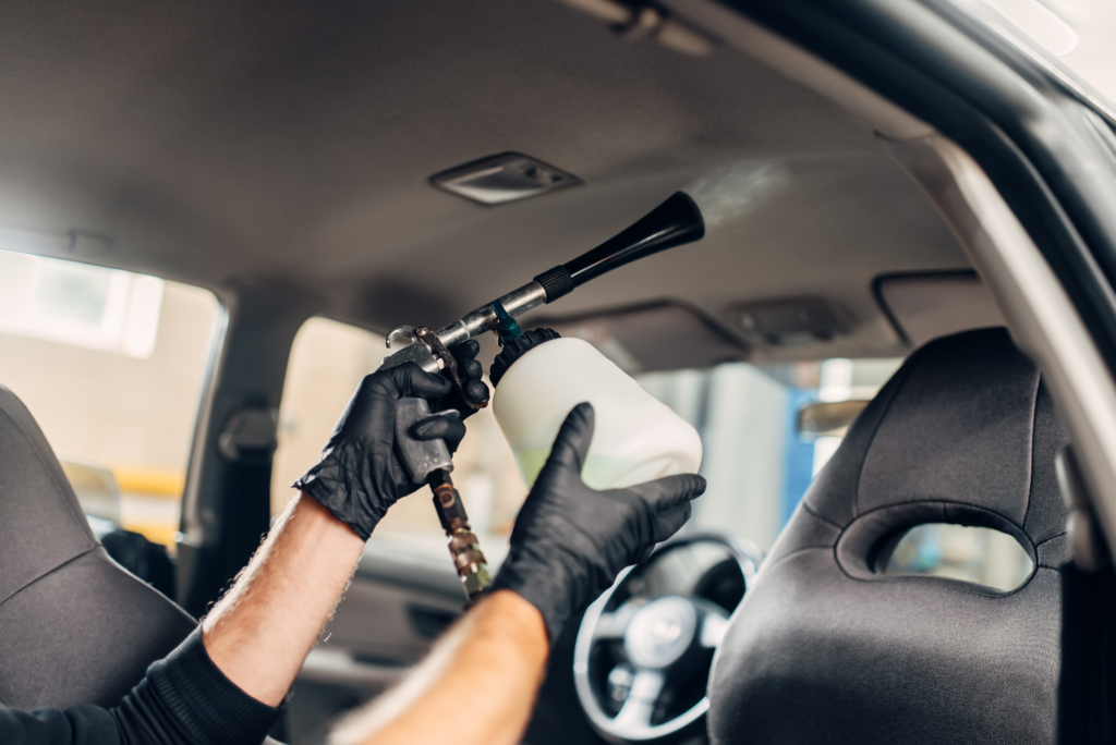 Cómo limpiar el interior de tu coche sin dañarlo: Consejos prácticos